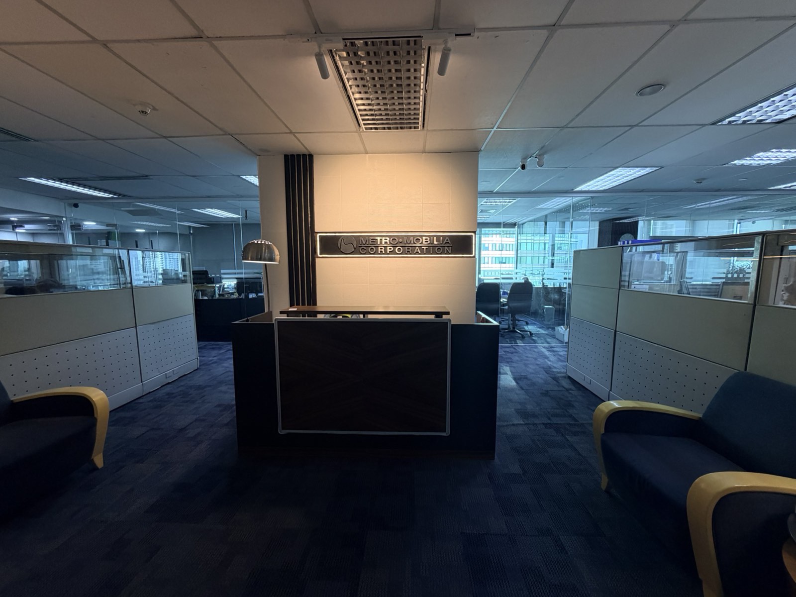 Metro Mobilia Corporation office reception